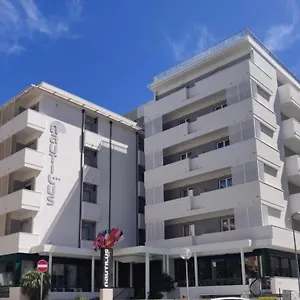Nautilus Hotel